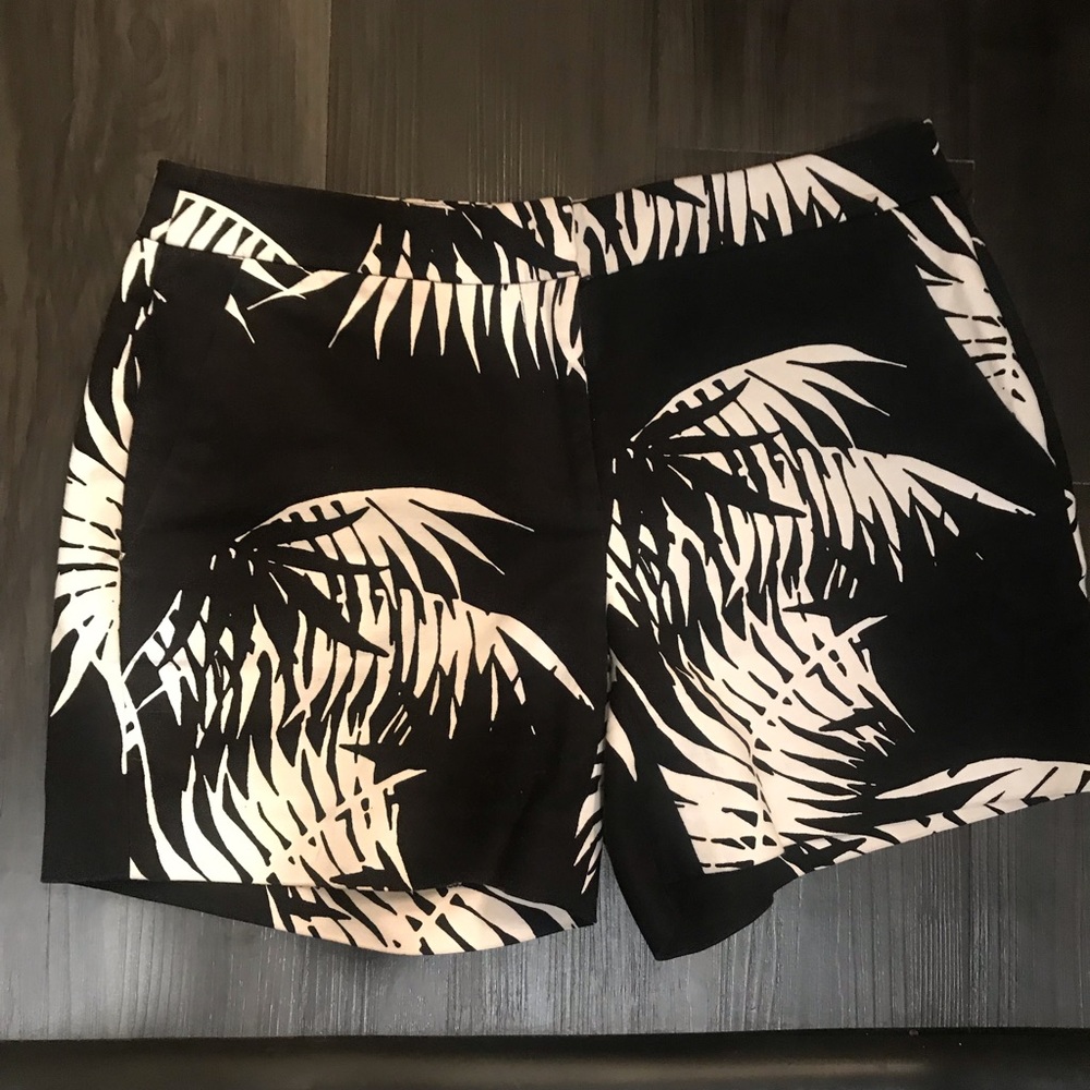 Vince comuto shorts
